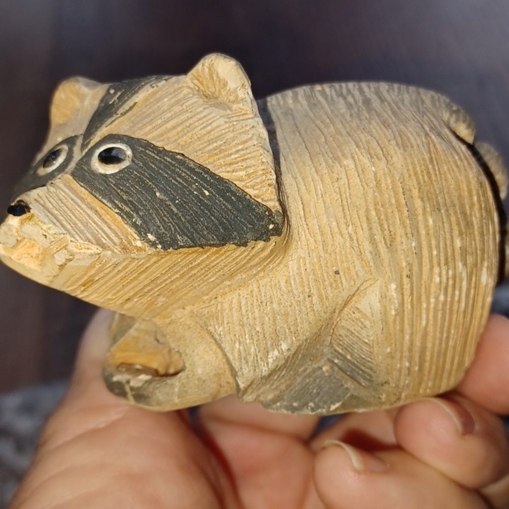 Artesania Rinconda Skunk or Lion signed